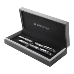 Photo de Stylo à bille et roller avec motif carbone André Philippe®